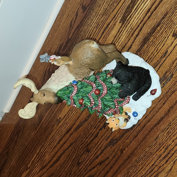 Bennington "Trimming the Tree" 1999 Demdaco Christmas Figurine 10-1/2" tall - Picture 3 of 5